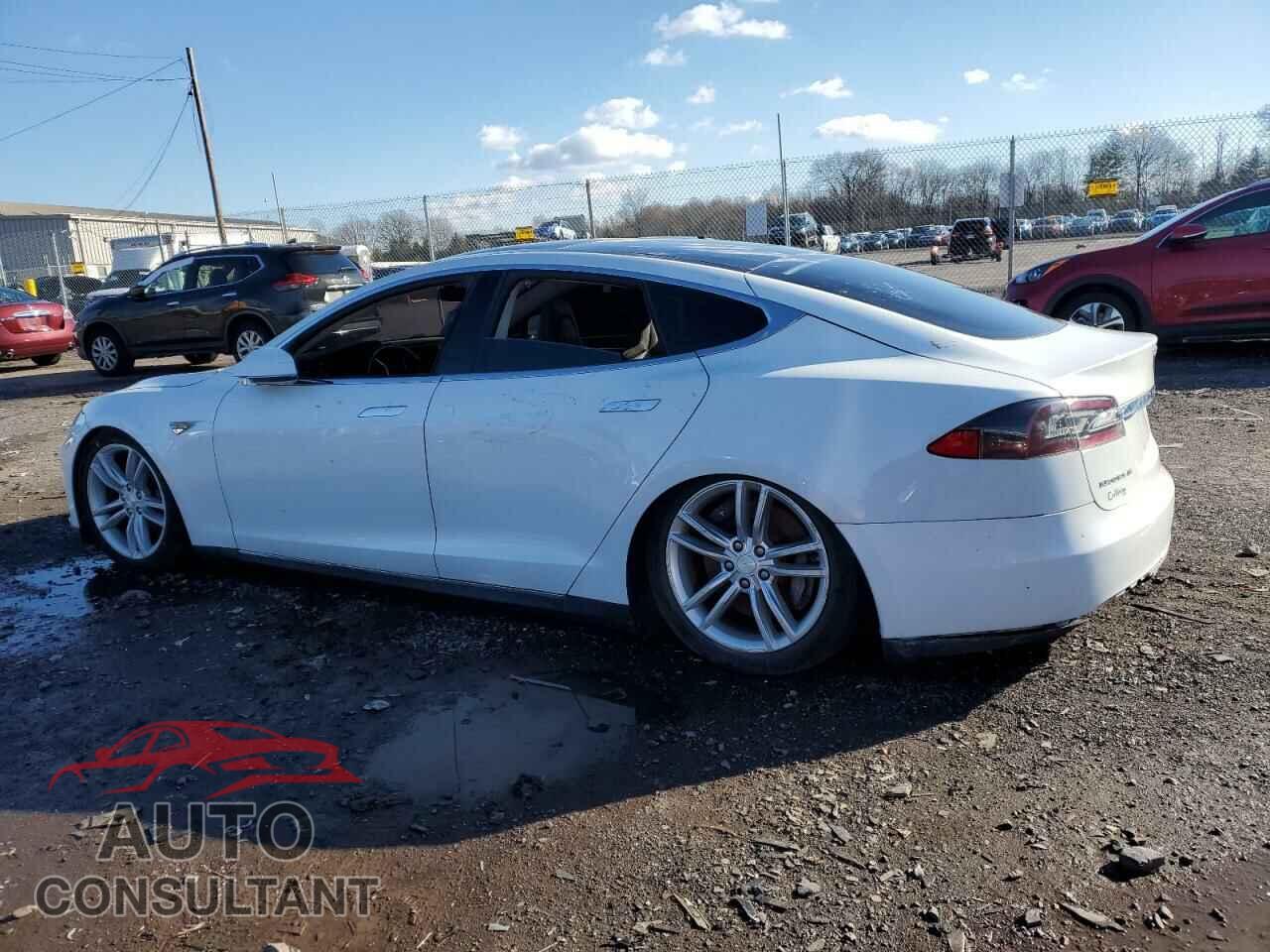 TESLA MODEL S 2013 - 5YJSA1CG2DFP07855