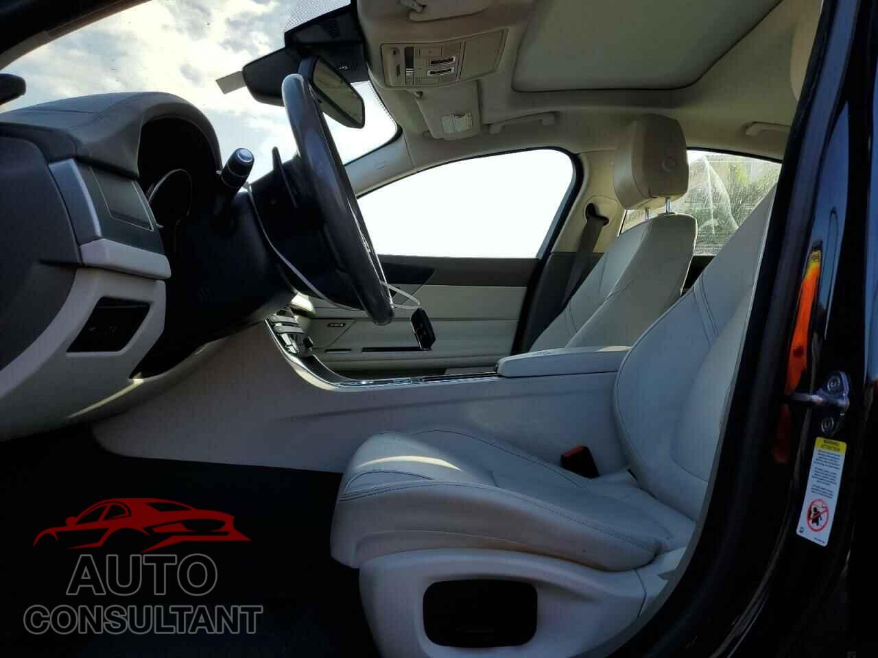 JAGUAR XF 2017 - SAJBD4BVXHCY29179
