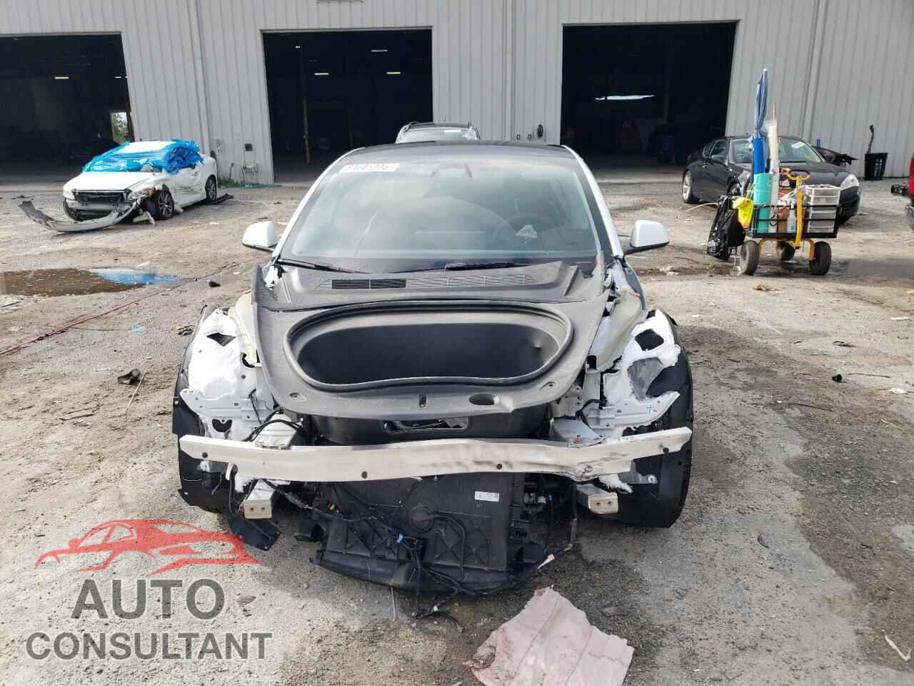 TESLA MODEL 3 2025 - 5YJ3E1EA3SF971858
