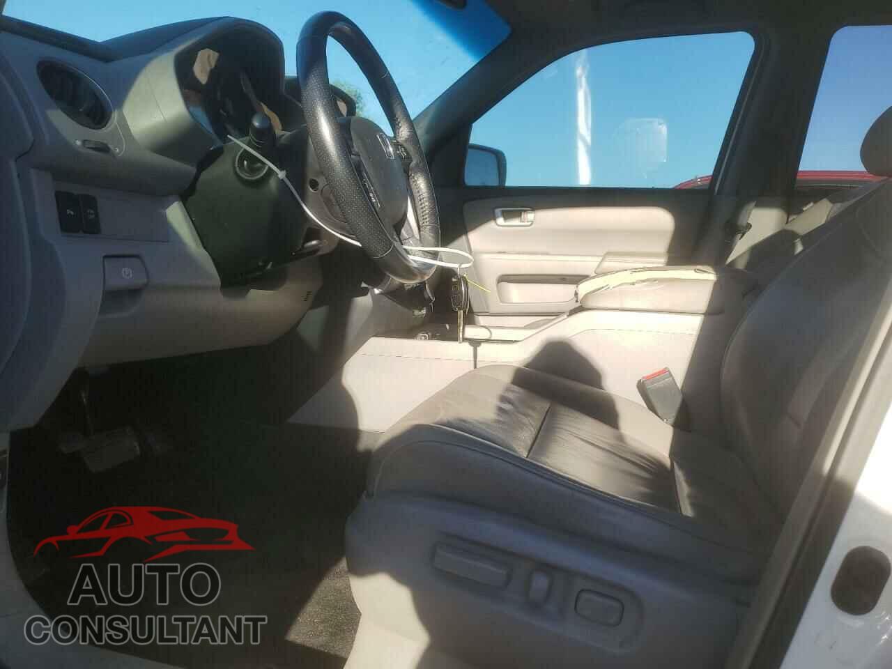 HONDA PILOT 2011 - 5FNYF3H9XBB049152