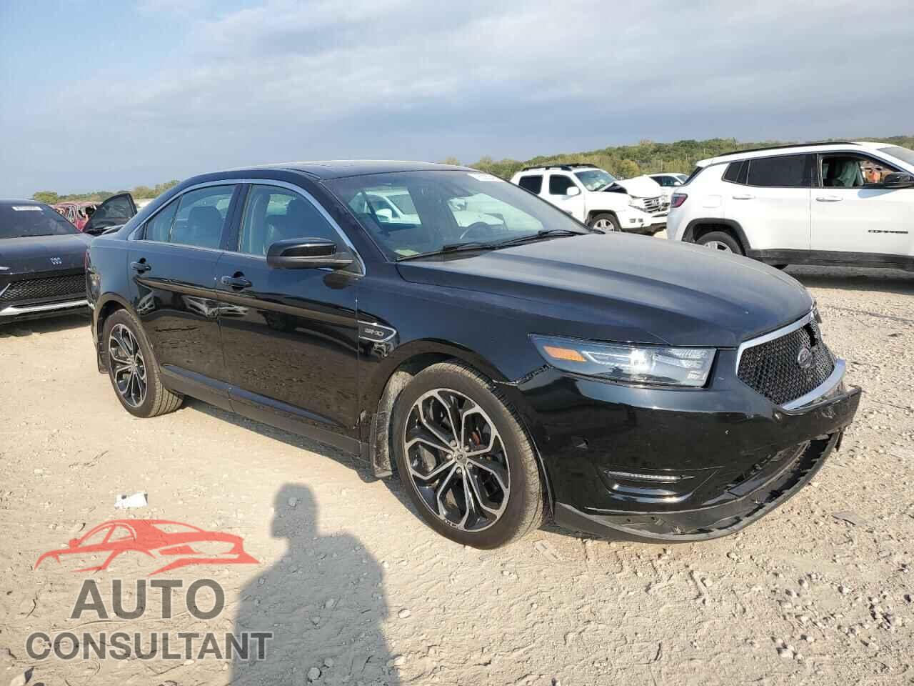 FORD TAURUS 2018 - 1FAHP2KT1JG119515