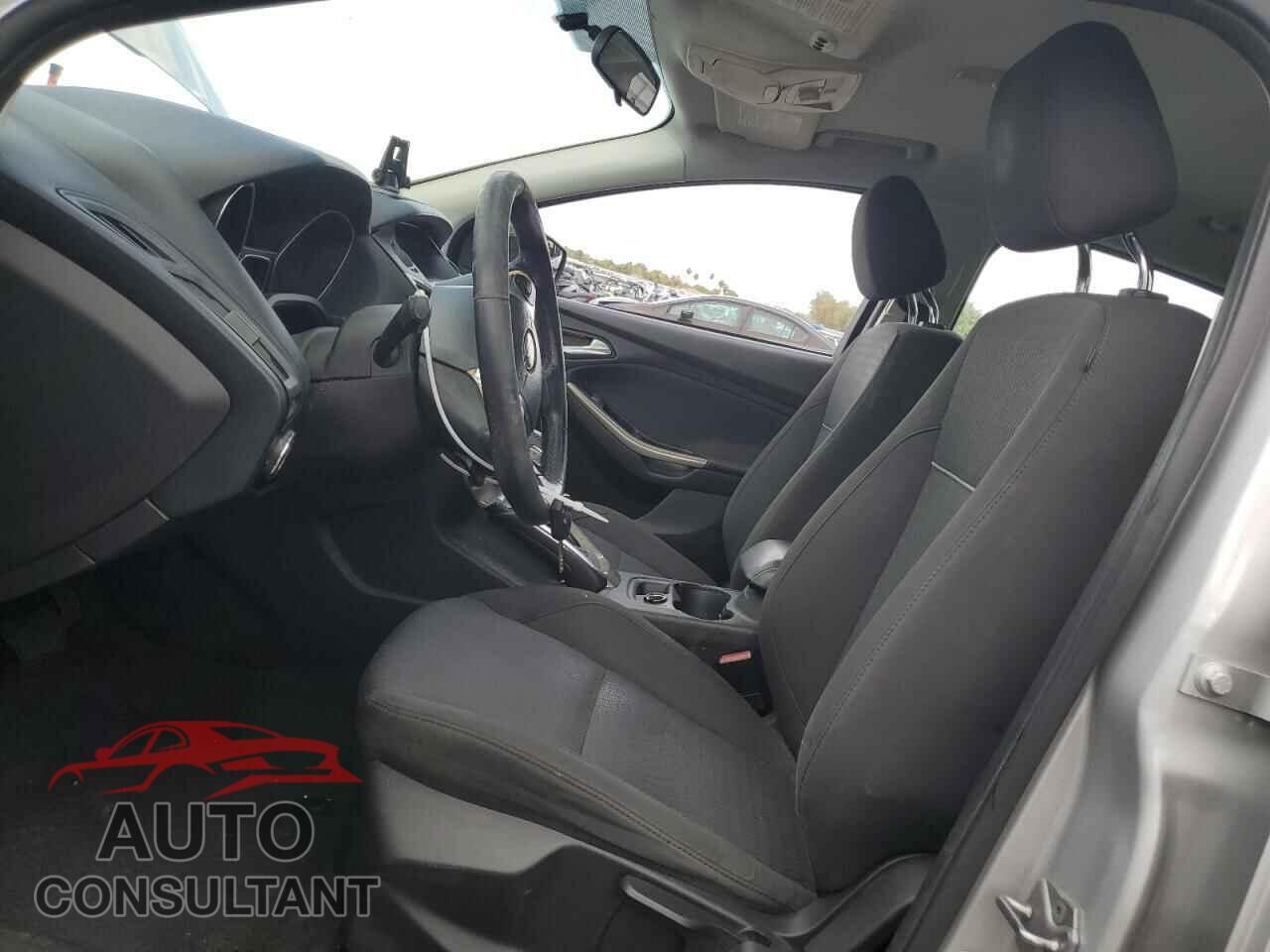 FORD FOCUS 2012 - 1FAHP3M2XCL105455