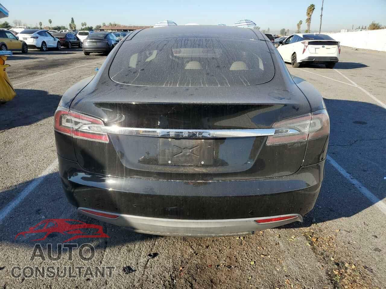 TESLA MODEL S 2013 - 5YJSA1DP2DFP16134