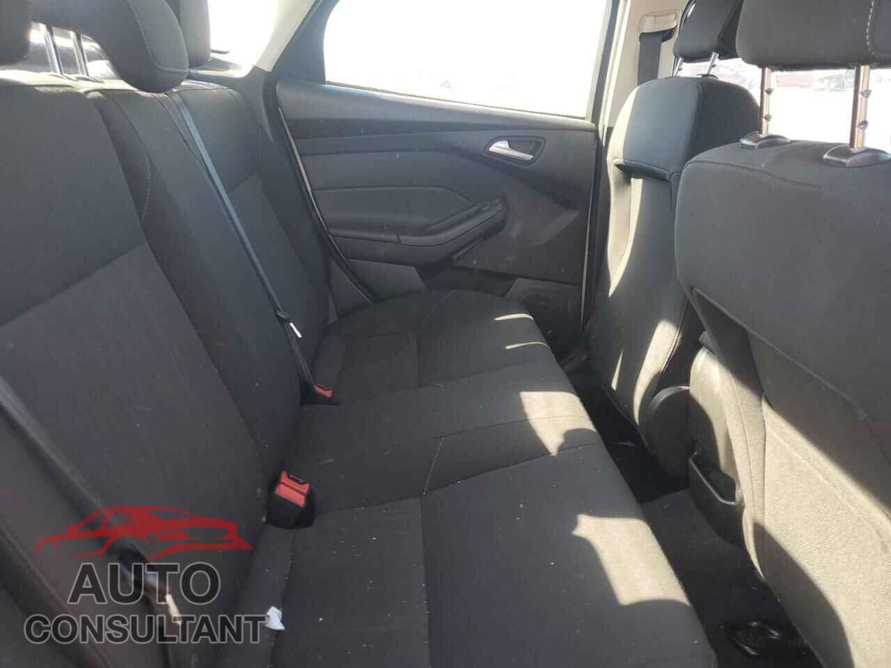 FORD FOCUS 2018 - 1FADP3FEXJL285409
