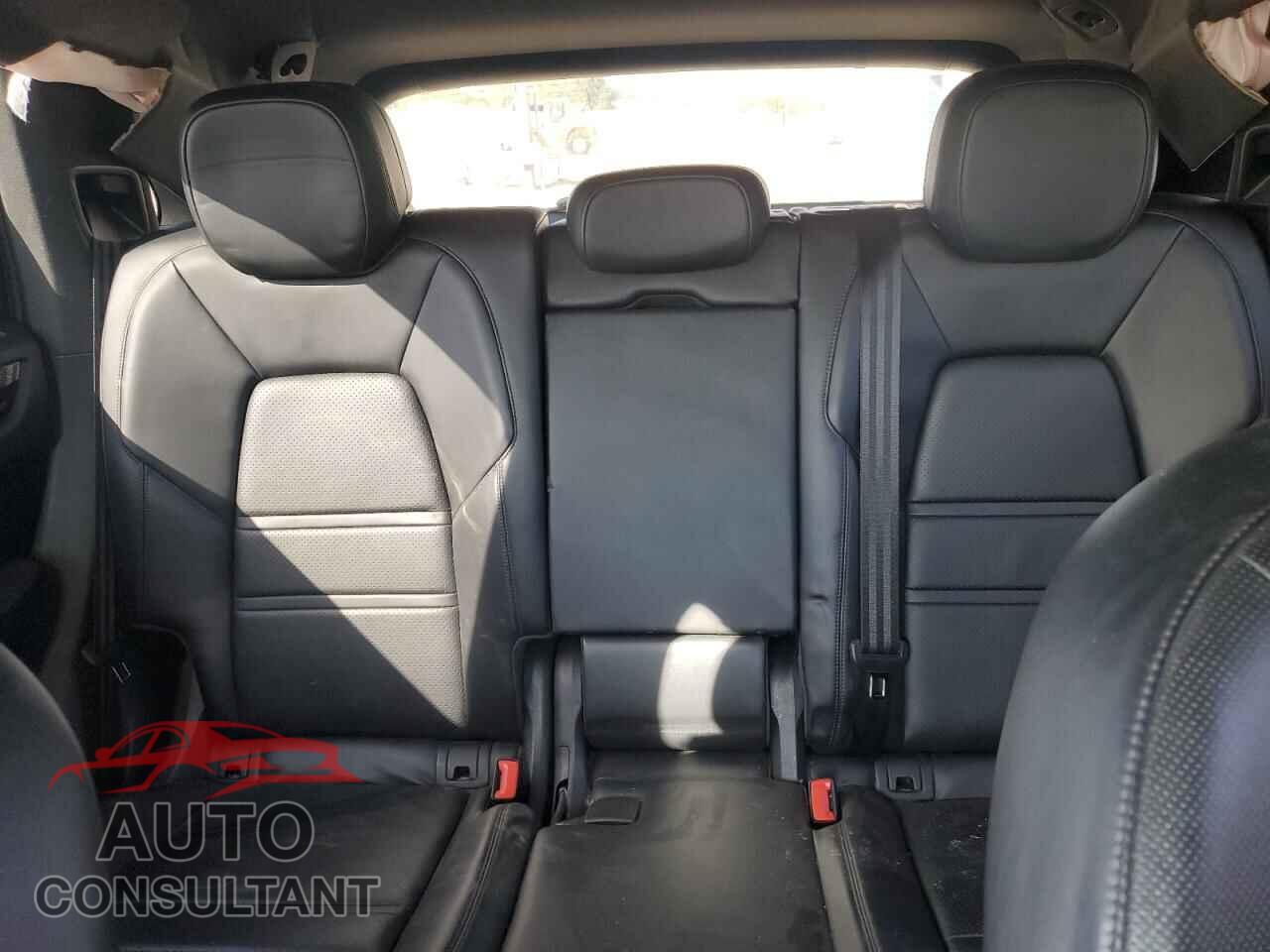 PORSCHE CAYENNE 2019 - WP1AB2AY5KDA61546