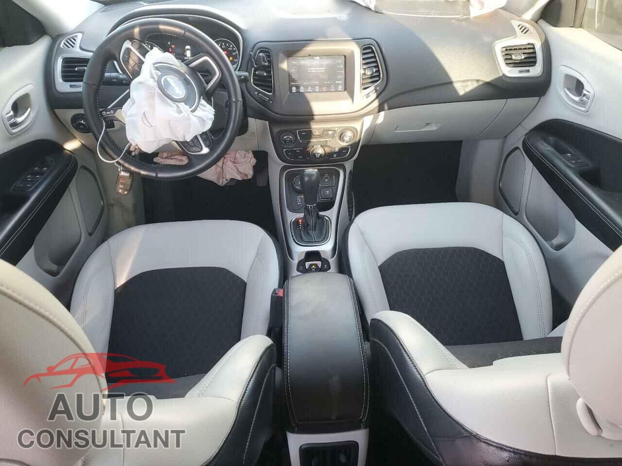 JEEP COMPASS 2018 - 3C4NJDBB6JT113464