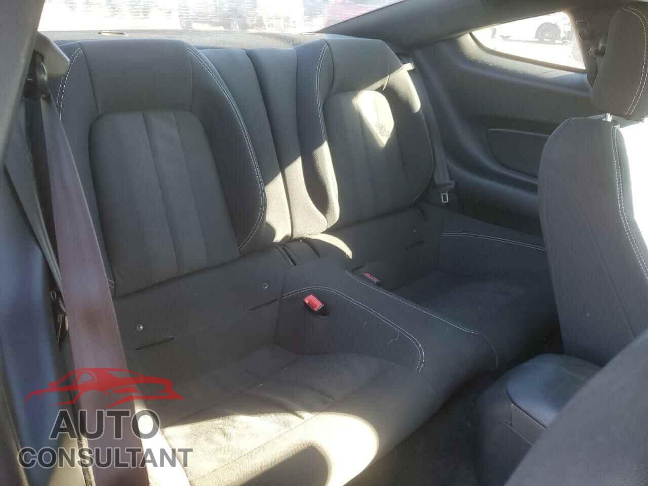 FORD MUSTANG 2018 - 1FA6P8CFXJ5178562