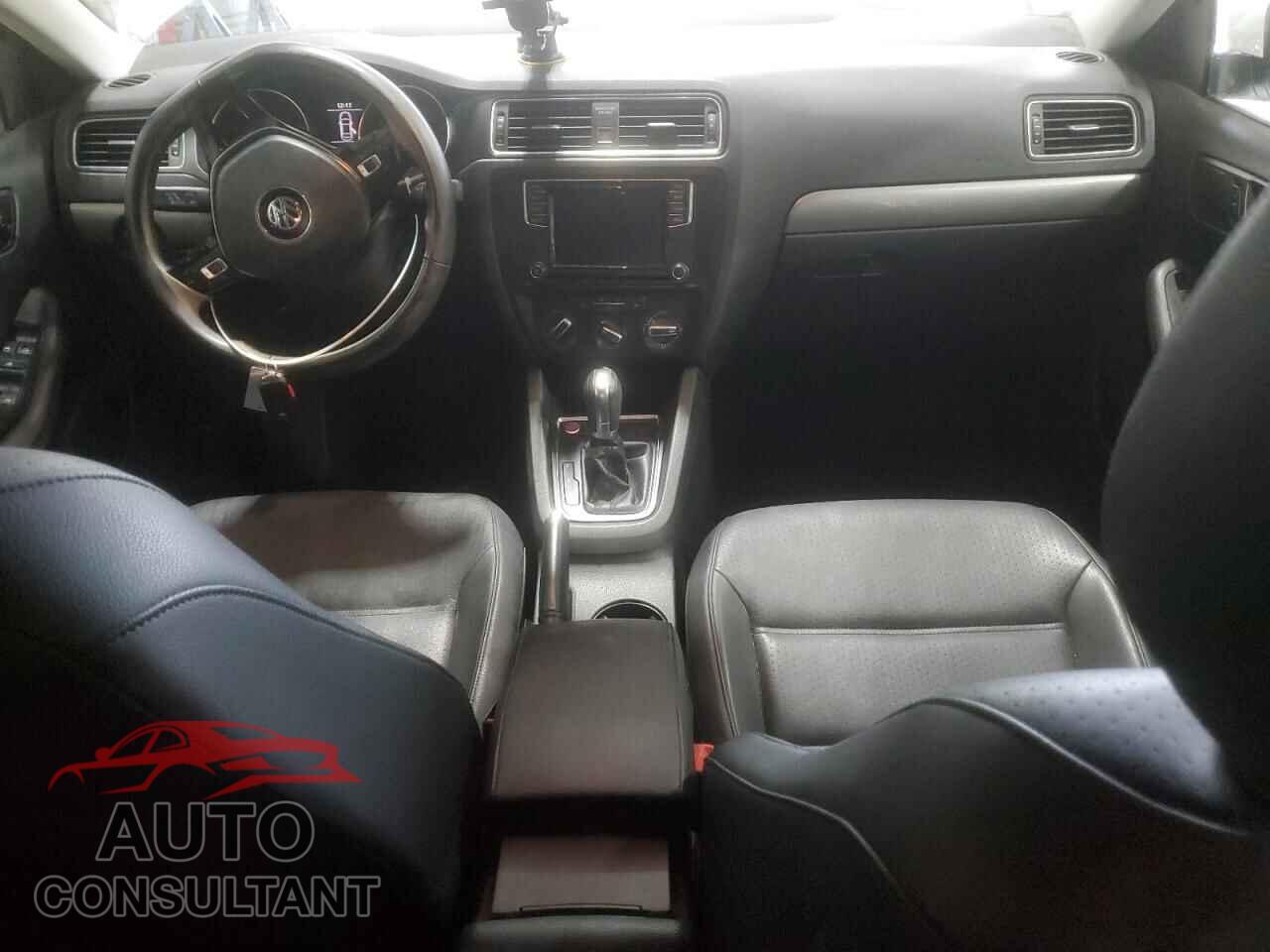 VOLKSWAGEN JETTA 2017 - 3VWDB7AJ8HM260342