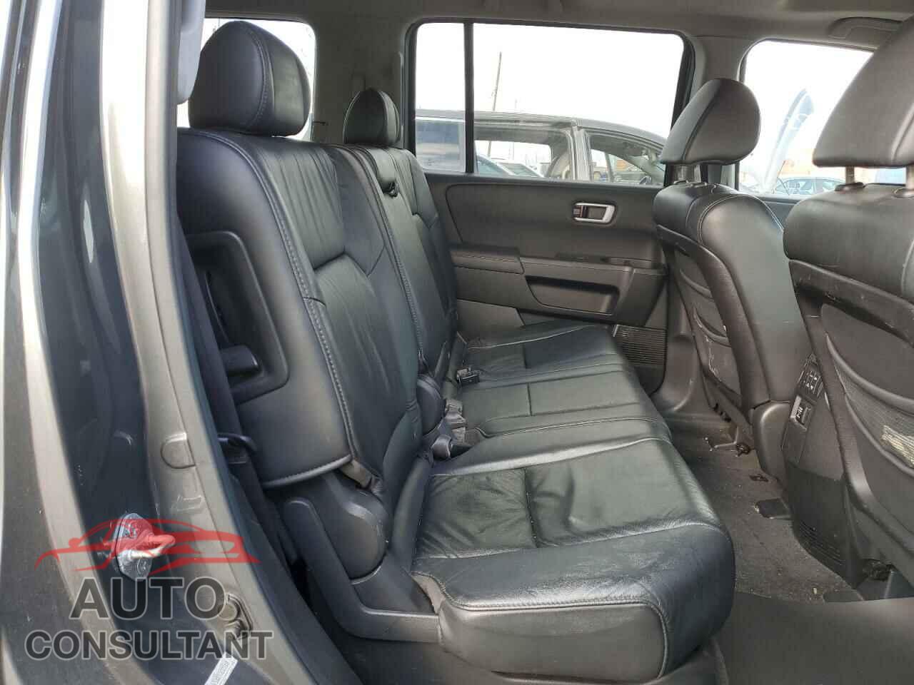 HONDA PILOT 2011 - 5FNYF4H5XBB002318