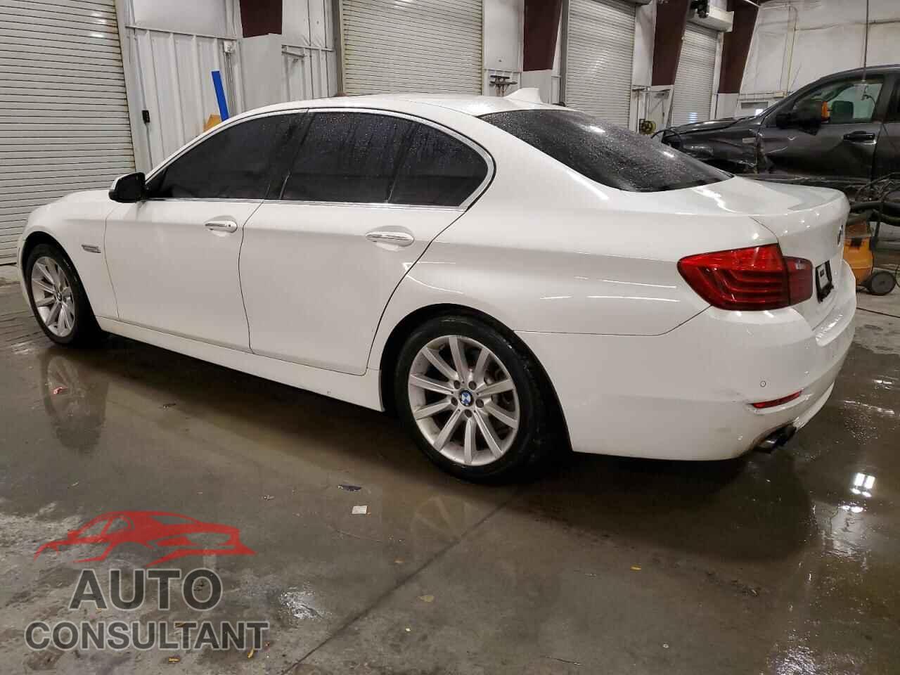 BMW 5 SERIES 2014 - WBAFV3C53ED686357