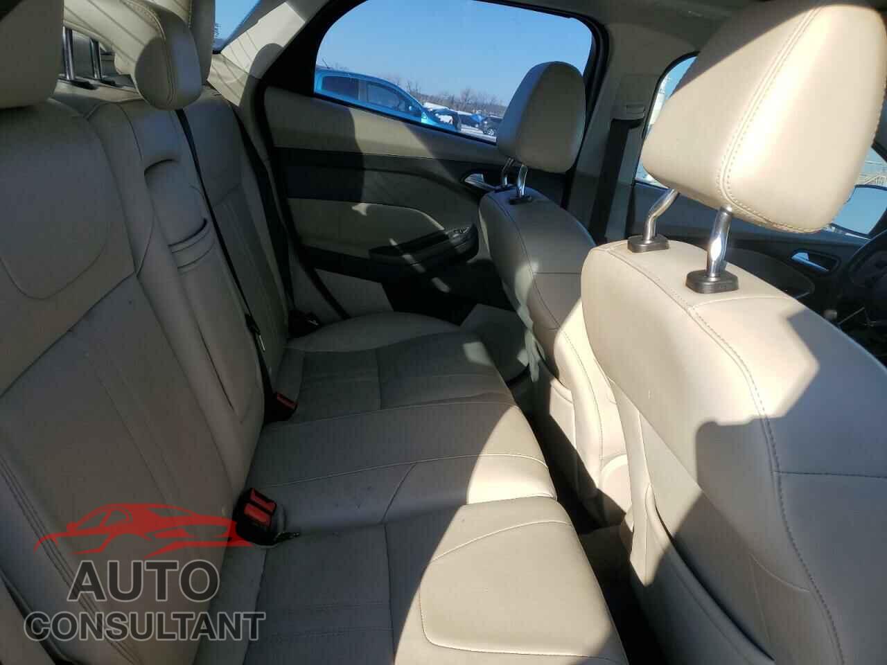 FORD FOCUS 2012 - 1FAHP3H26CL342986