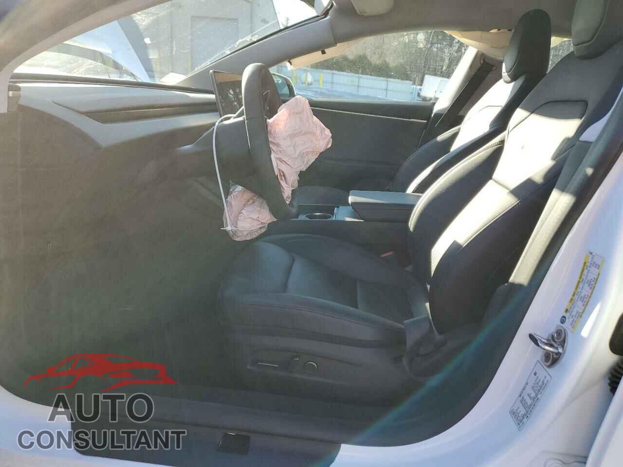 TESLA MODEL 3 2024 - 5YJ3E1EA7RF731299
