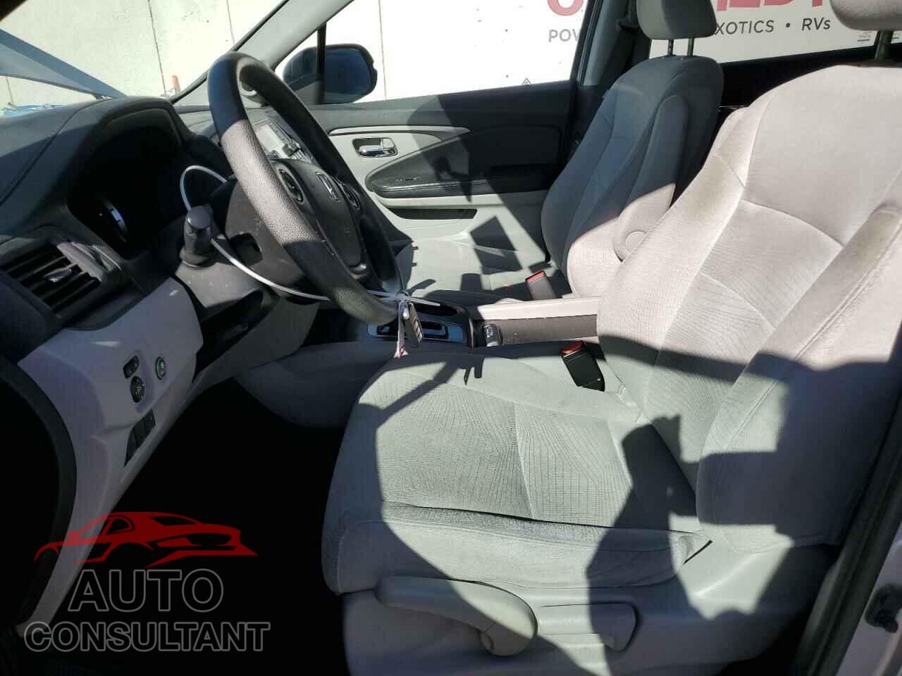 HONDA PILOT 2018 - 5FNYF5H15JB016189