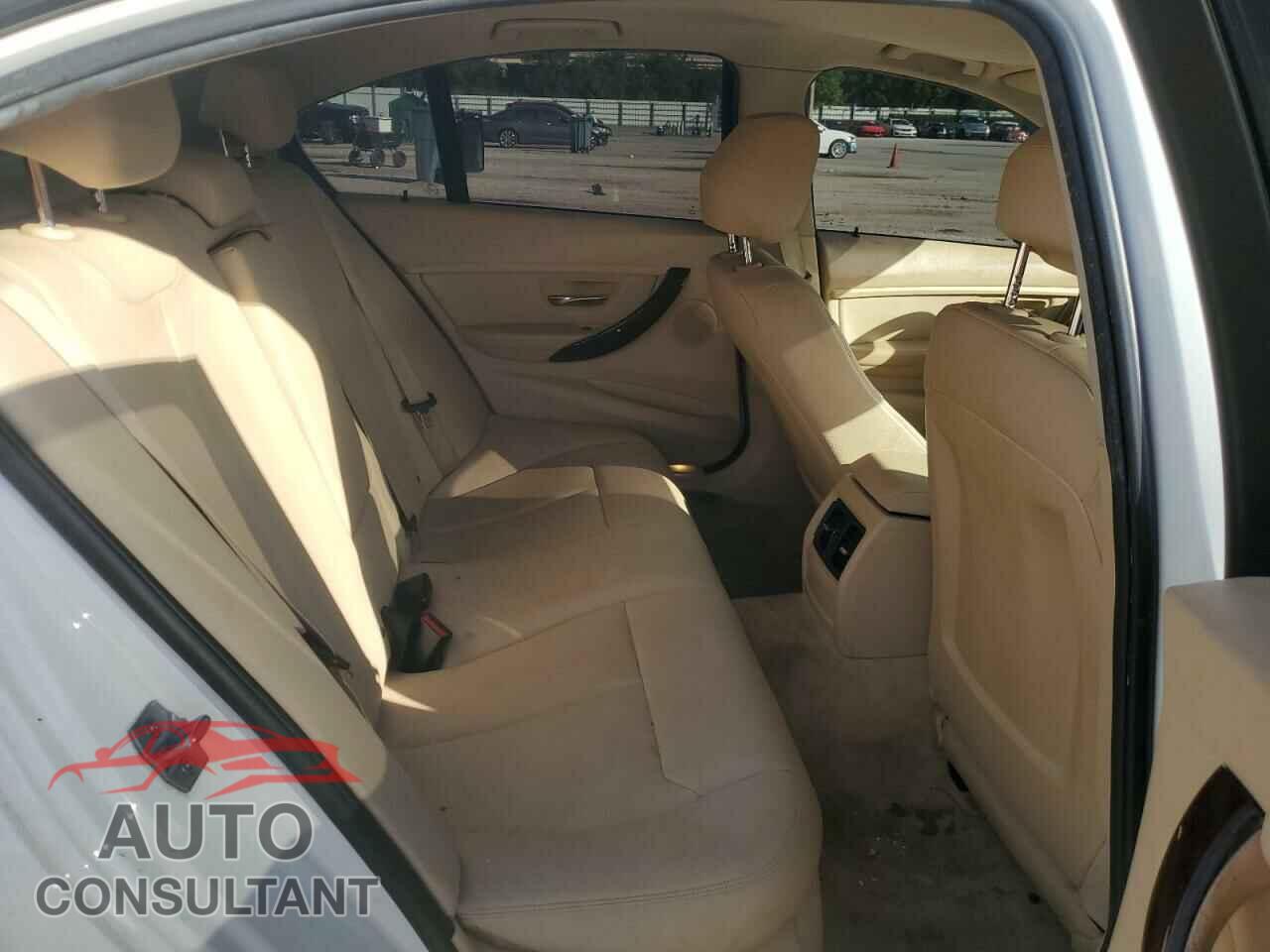 BMW 3 SERIES 2015 - WBA3B1G52FNT02851