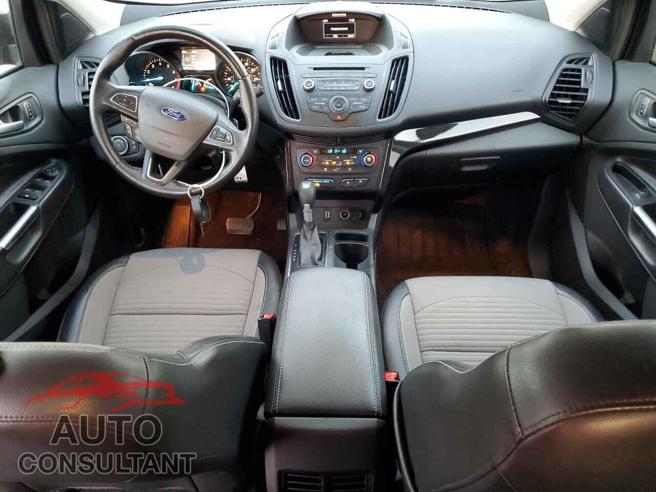 FORD ESCAPE 2017 - 1FMCU0GD2HUE20174