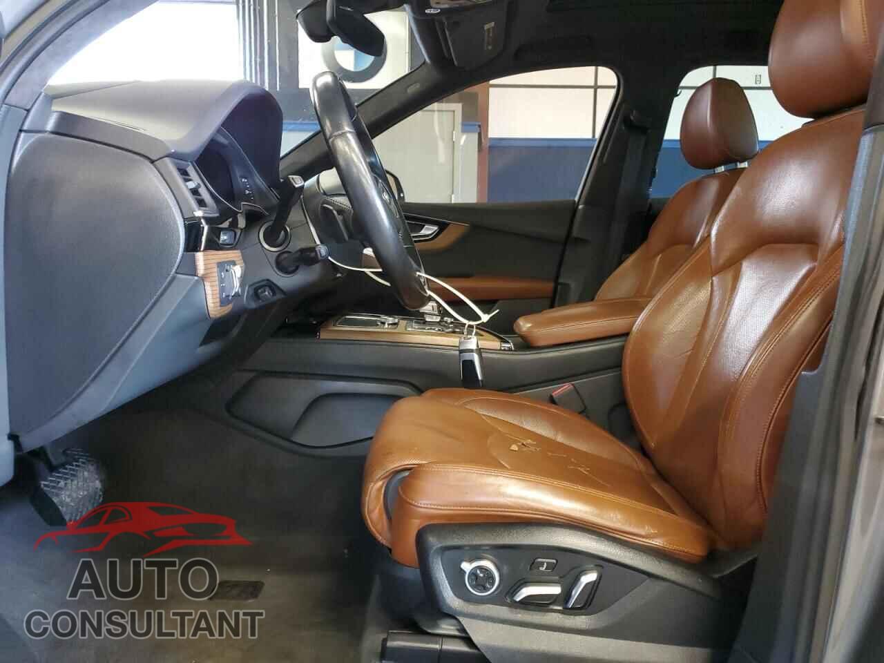 AUDI Q7 2017 - WA1VAAF70HD019143