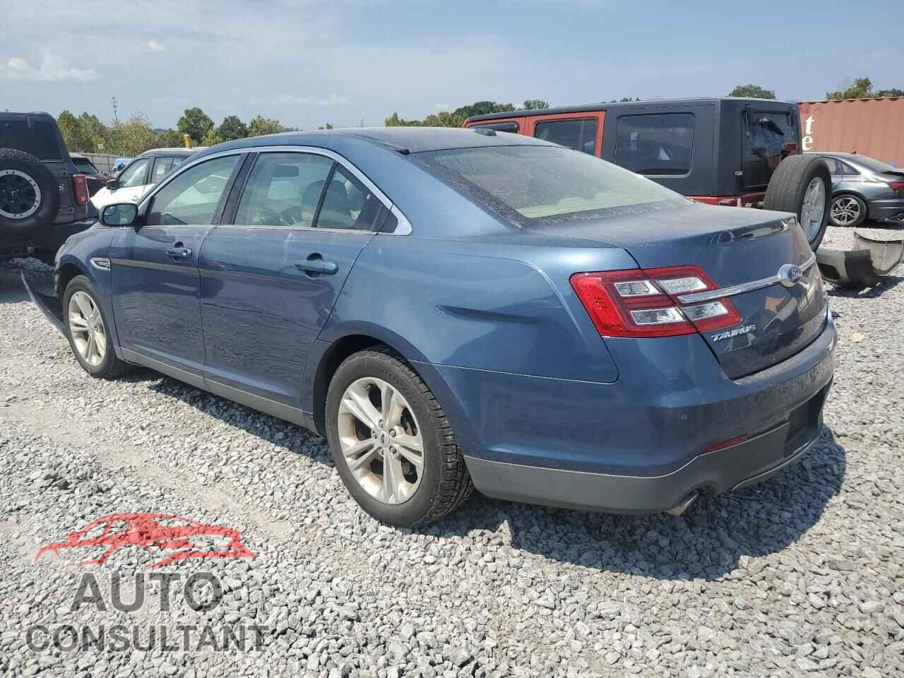 FORD TAURUS 2018 - 1FAHP2E80JG118220