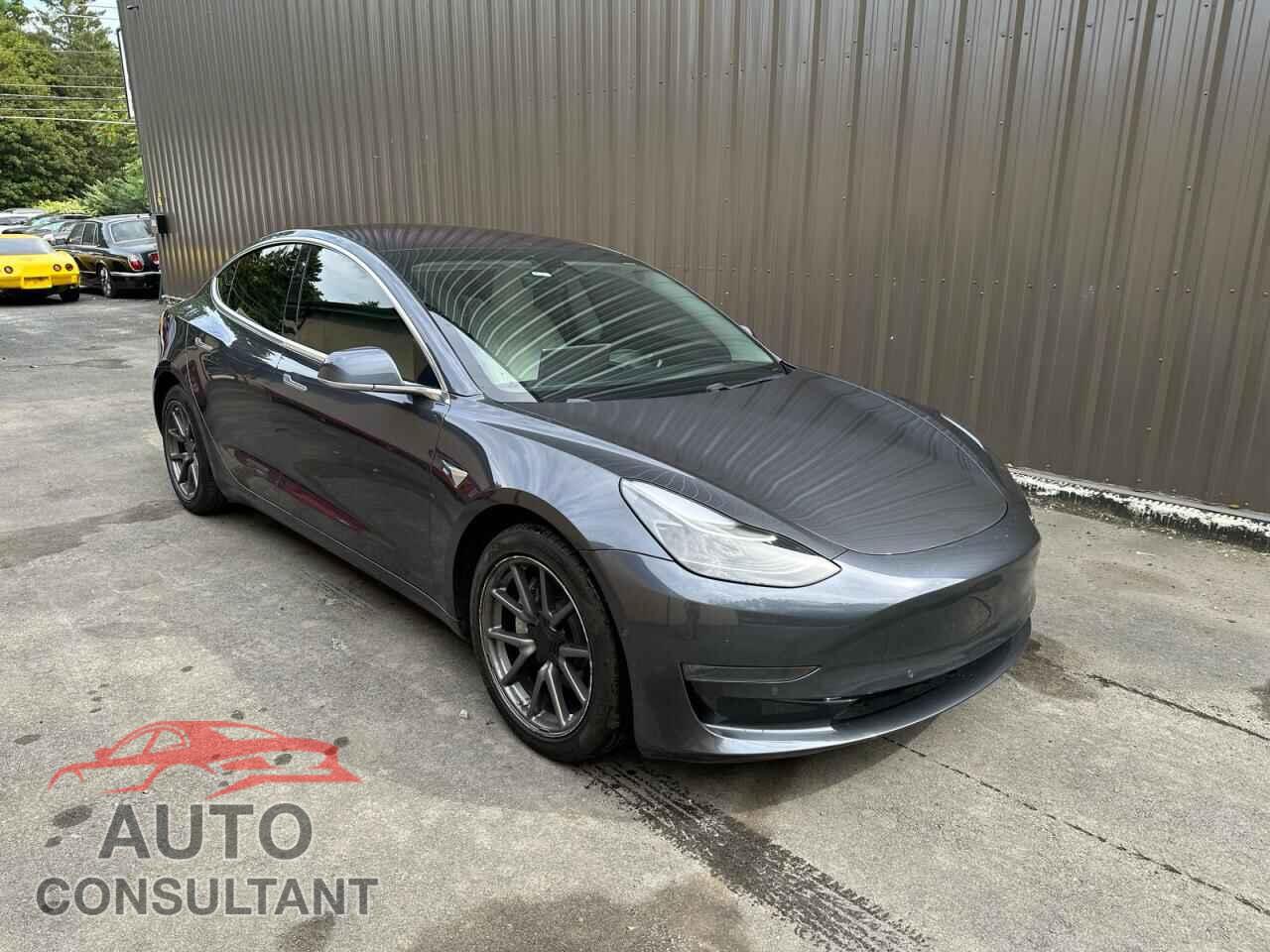 TESLA MODEL 3 2018 - 5YJ3E1EB3JF129836