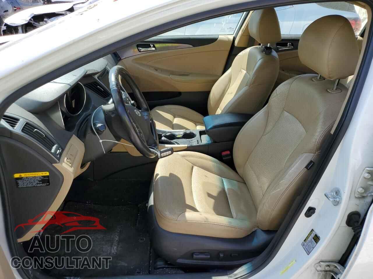 HYUNDAI SONATA 2013 - KMHEC4A40DA100407