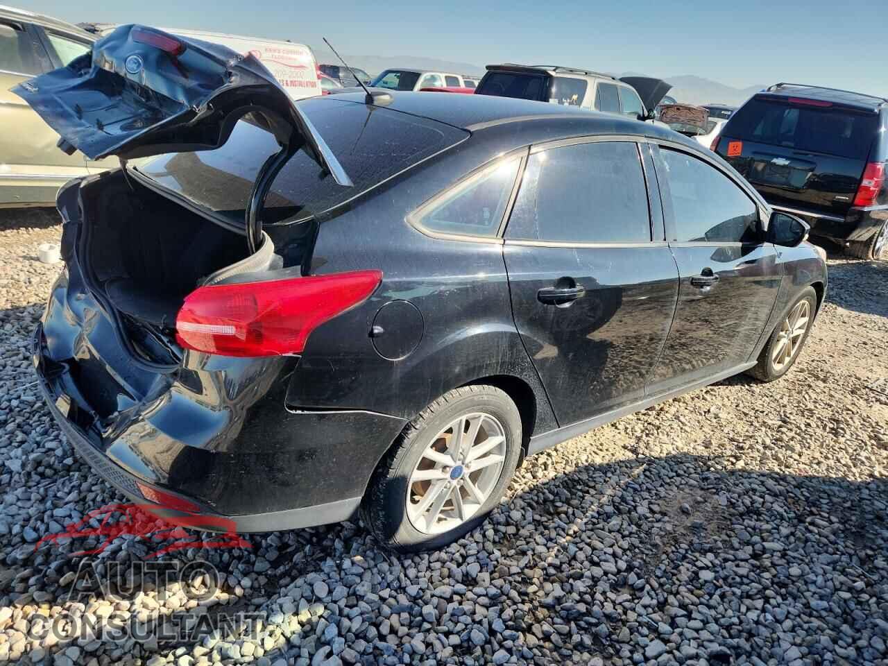 FORD FOCUS 2017 - 1FADP3F27HL267210