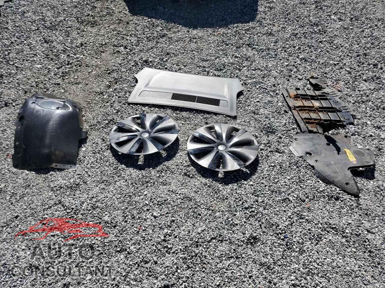 TESLA MODEL S 2023 - 5YJSA1E54PF525588