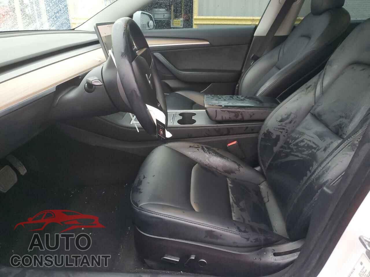 TESLA MODEL 3 2021 - 5YJ3E1EA5MF075256
