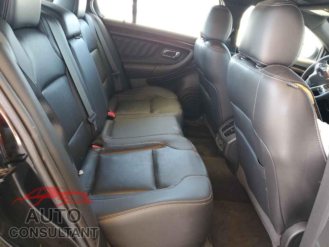 FORD TAURUS 2018 - 1FAHP2F84JG126481