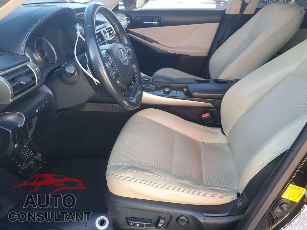 LEXUS IS 2014 - JTHBF1D24E5011326