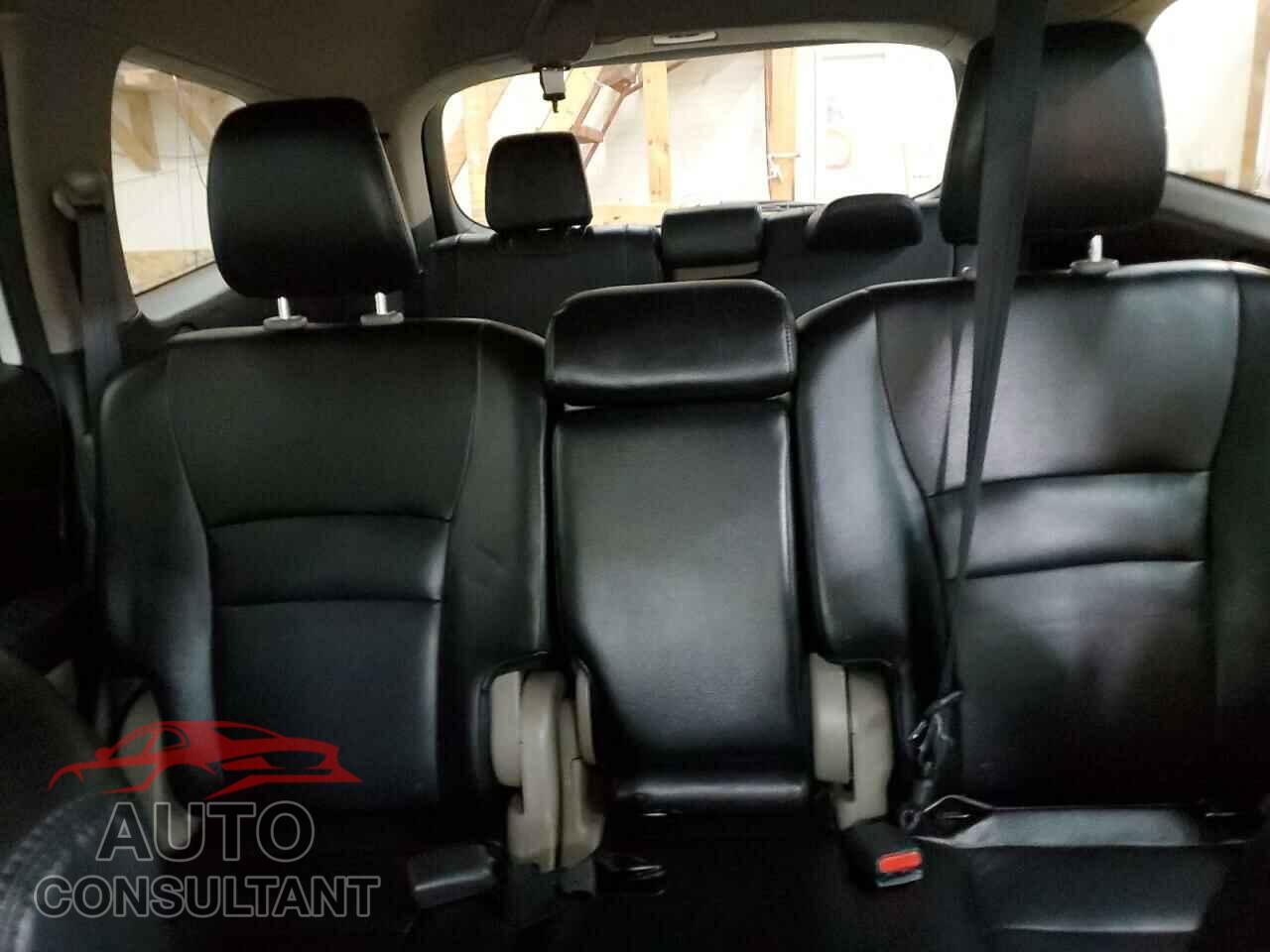 HONDA PILOT 2017 - 5FNYF5H1XHB016960