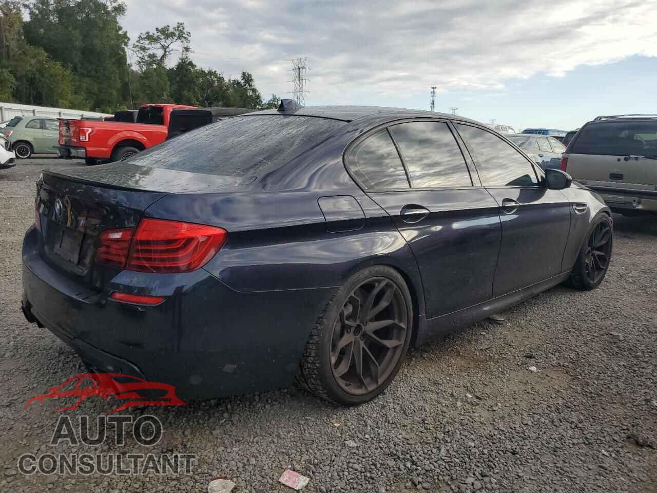 BMW M5 2014 - WBSFV9C52ED097461
