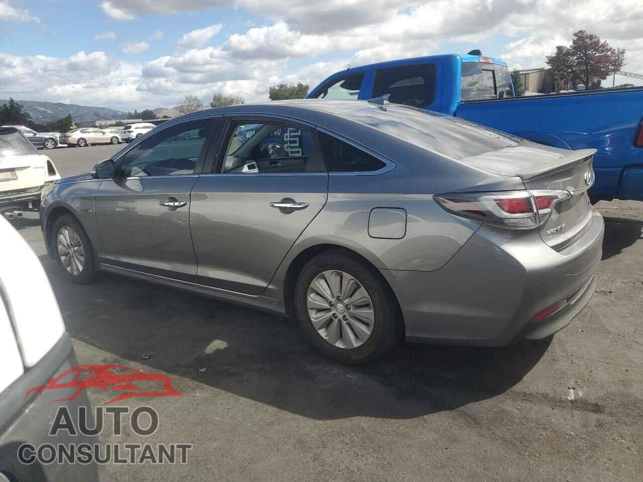 HYUNDAI SONATA 2017 - KMHE24L18HA057365