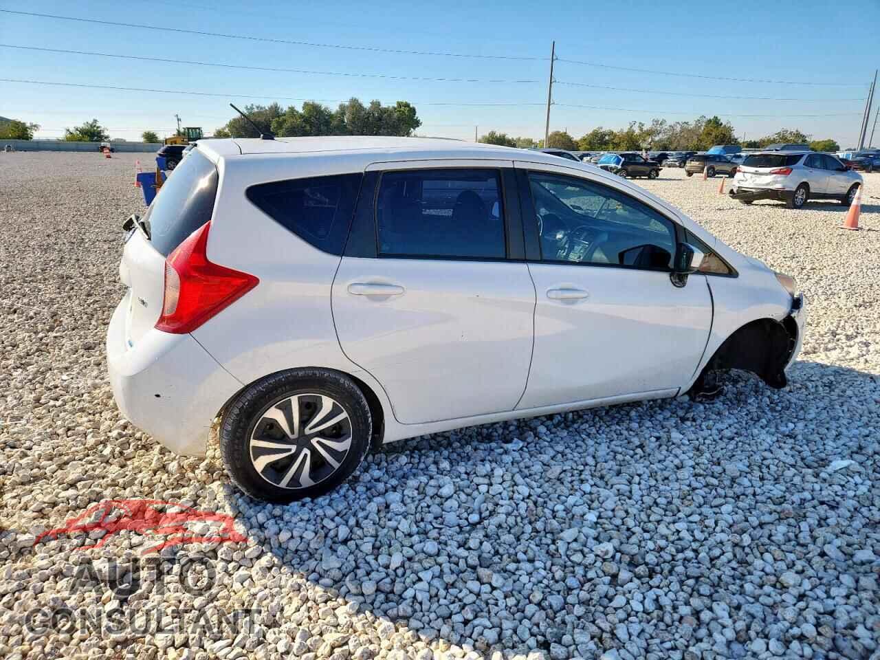 NISSAN VERSA 2015 - 3N1CE2CP3FL400832