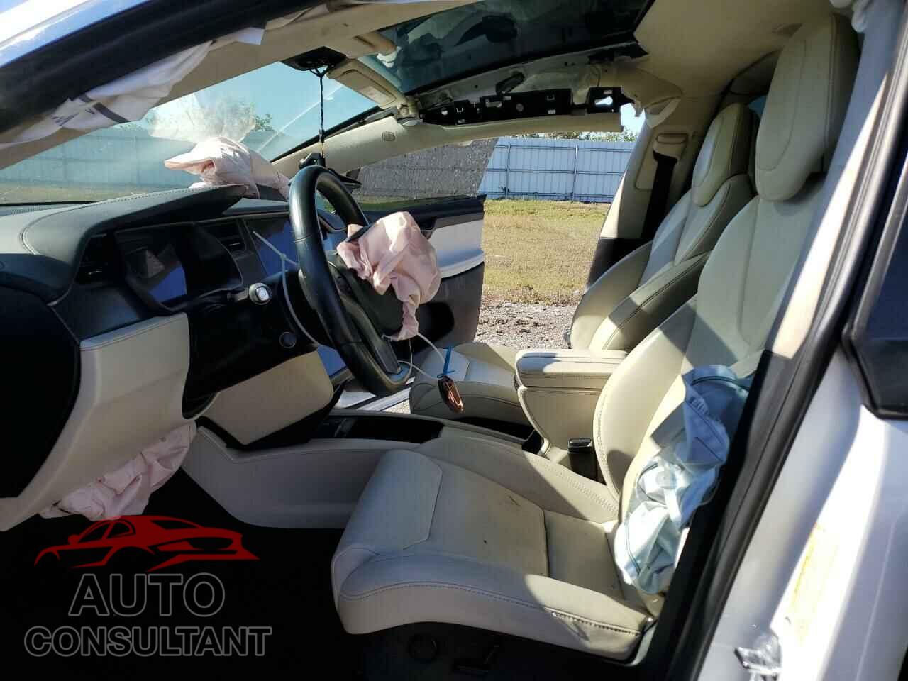TESLA MODEL X 2018 - 5YJXCAE27JF124663