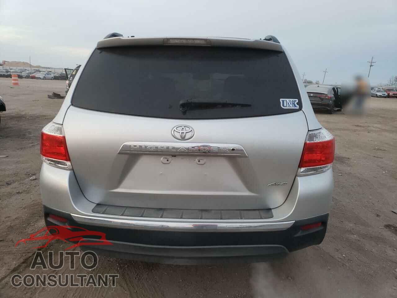 TOYOTA HIGHLANDER 2013 - 5TDBK3EH8DS258076