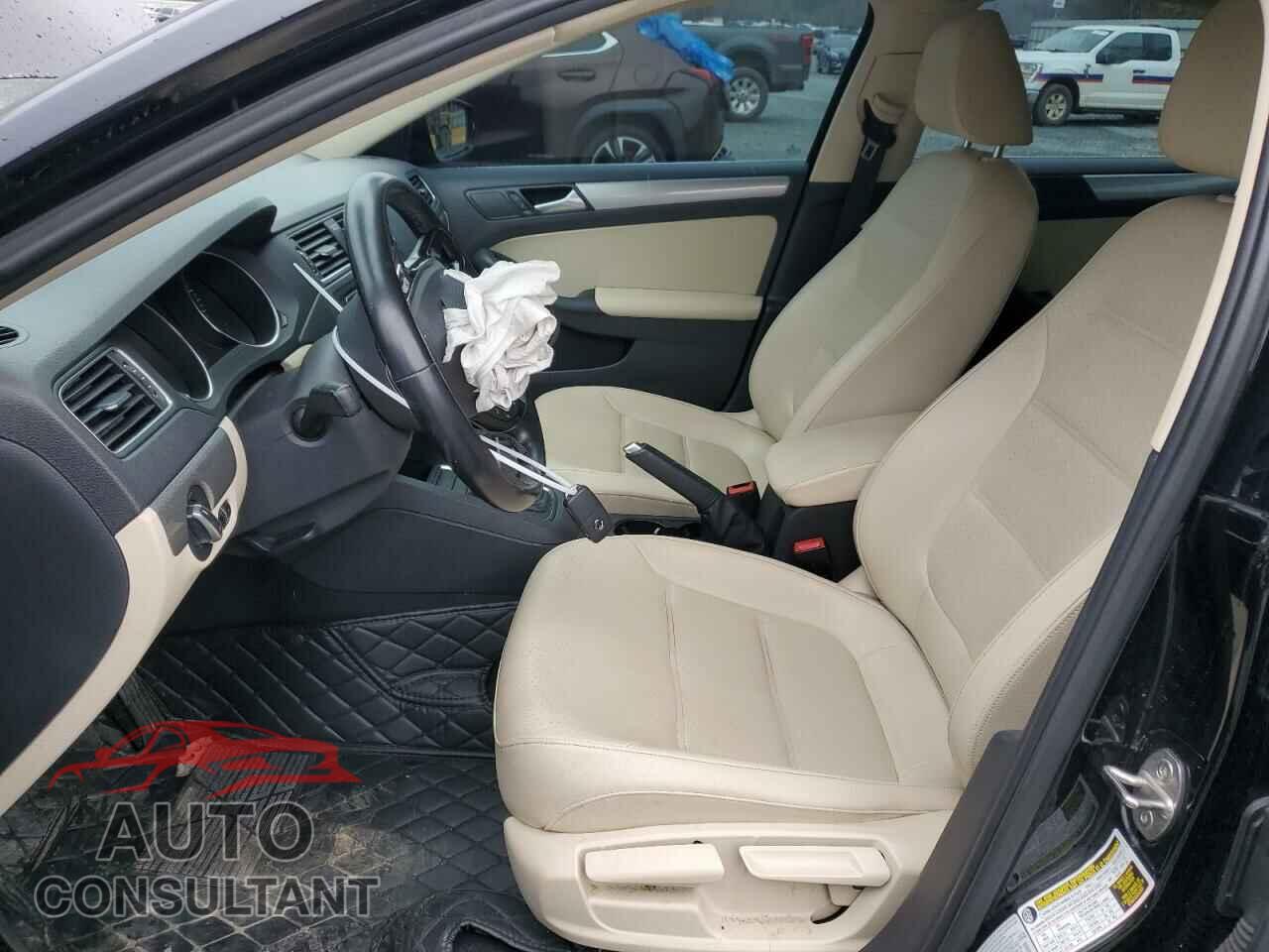 VOLKSWAGEN JETTA 2017 - 3VWDB7AJ3HM315036