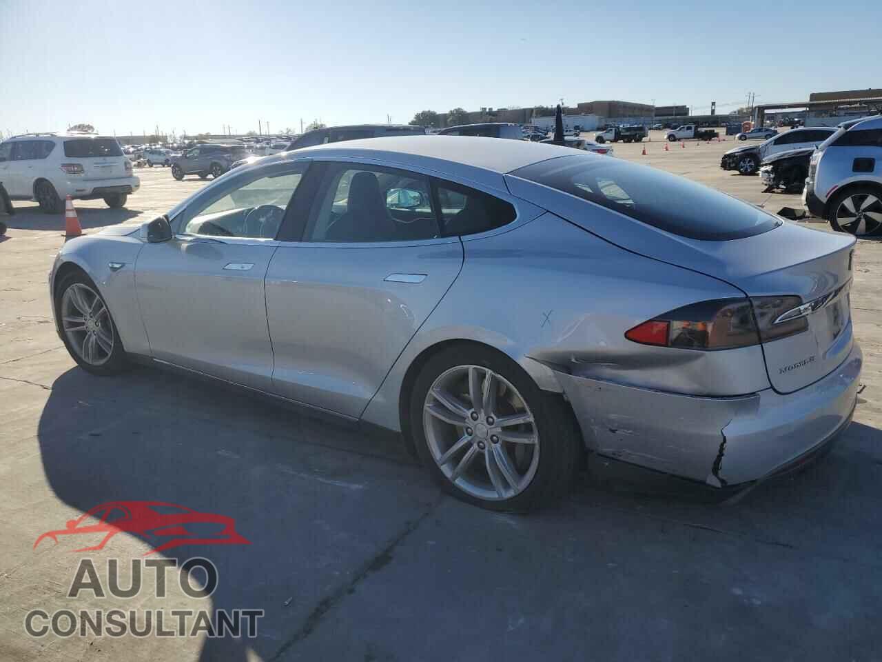 TESLA MODEL S 2013 - 5YJSA1CN4DFP14644
