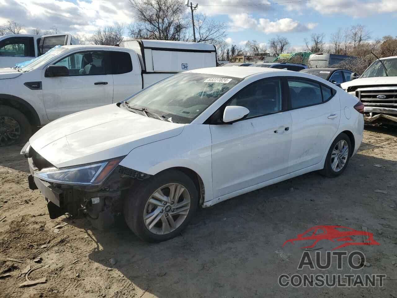HYUNDAI ELANTRA 2019 - 5NPD84LF0KH473954
