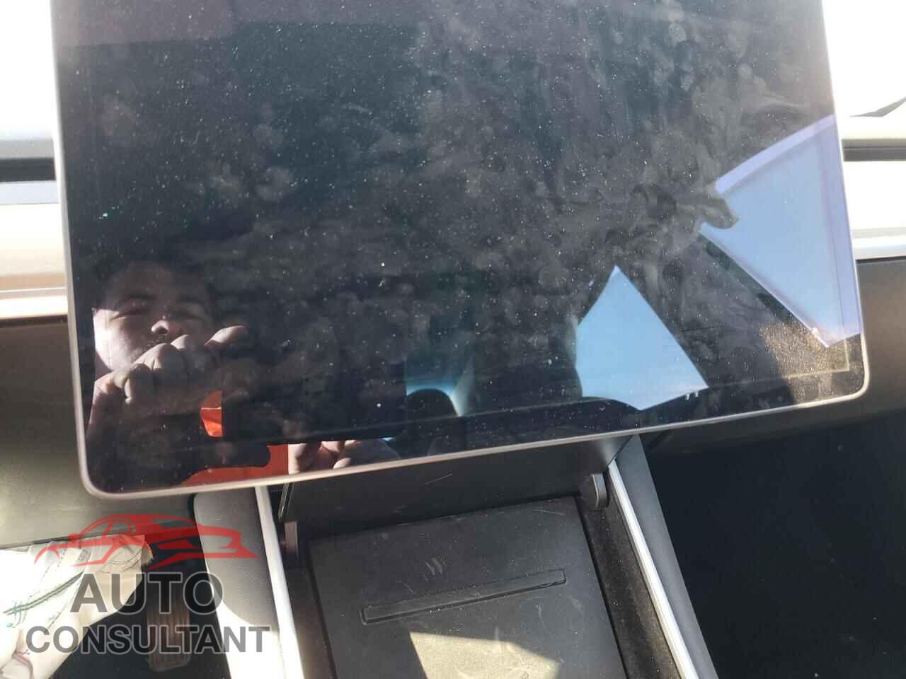 TESLA MODEL 3 2019 - 5YJ3E1EB4KF525369