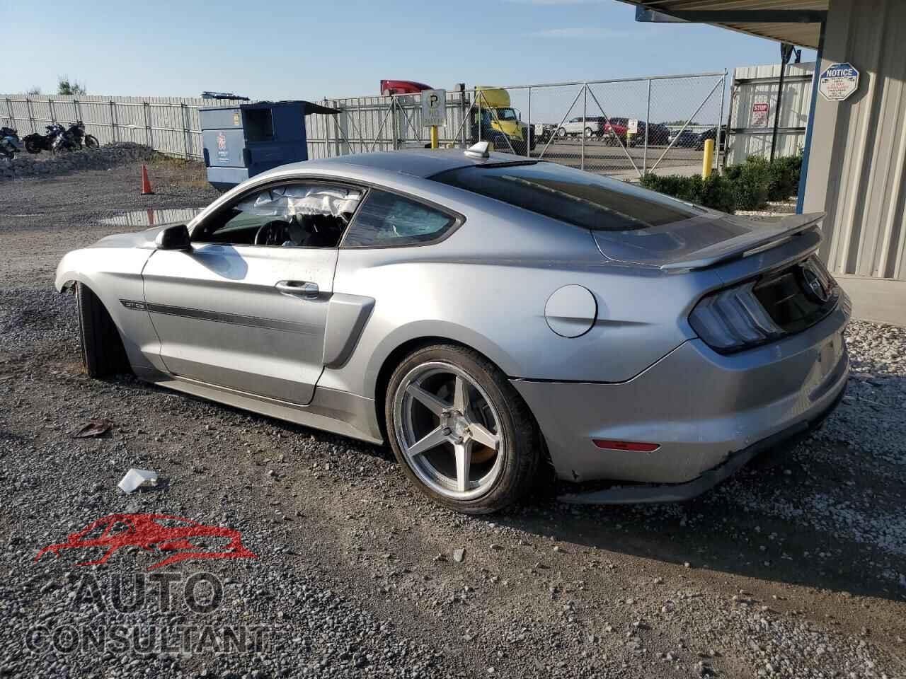 FORD MUSTANG 2020 - 1FA6P8CF1L5185659