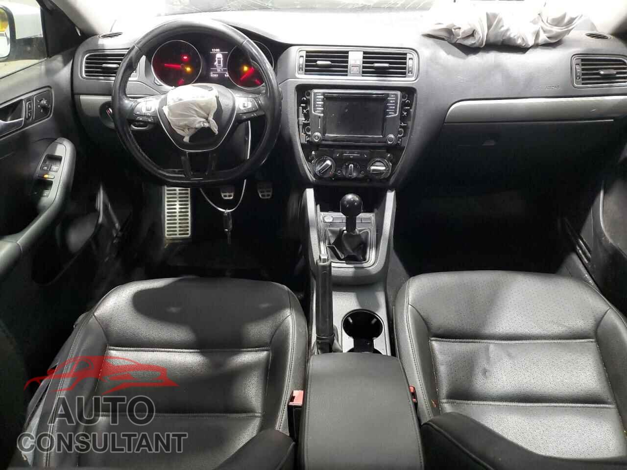 VOLKSWAGEN JETTA 2017 - 3VWB67AJ7HM399356