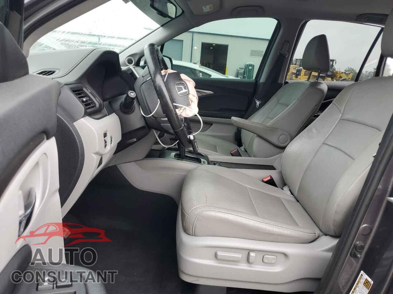 HONDA PILOT 2017 - 5FNYF6H55HB080770