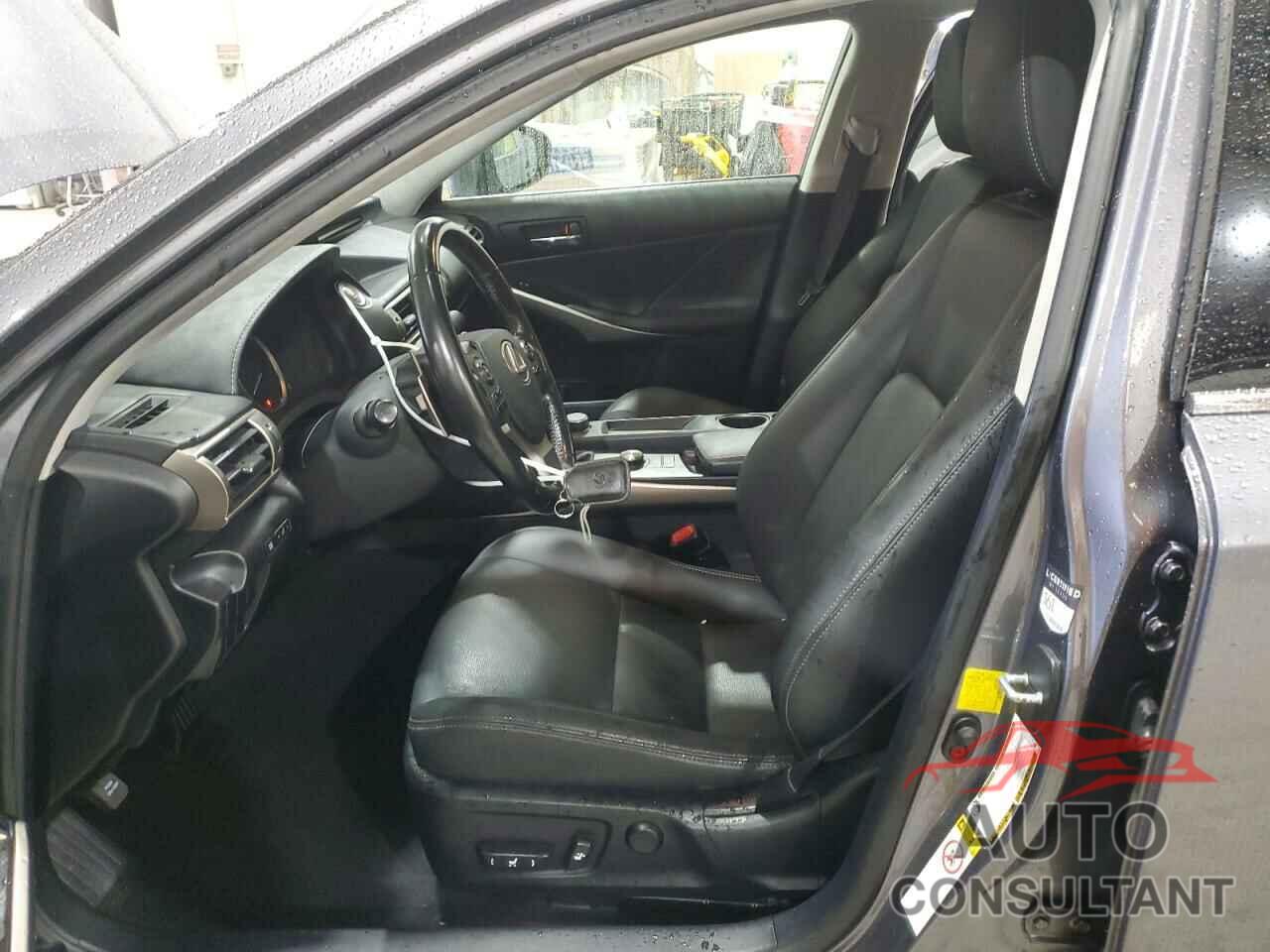 LEXUS IS 2016 - JTHBA1D20G5027086
