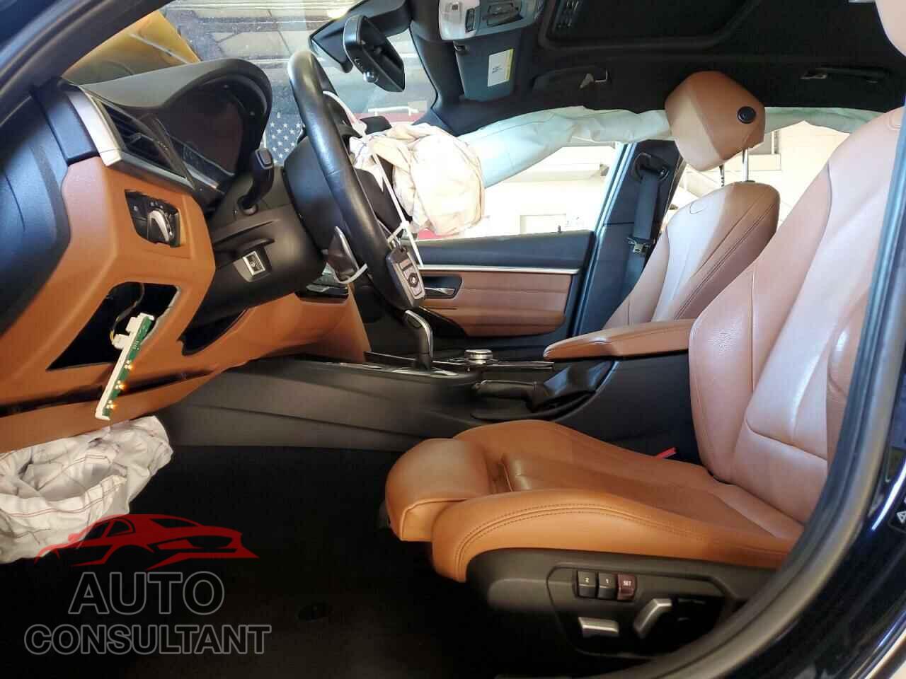 BMW 3 SERIES 2016 - WBA8E3G55GNU05563