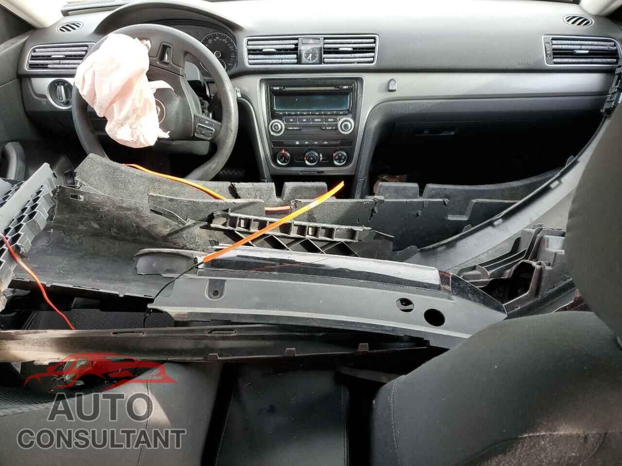 VOLKSWAGEN PASSAT 2013 - 1VWAP7A31DC032152