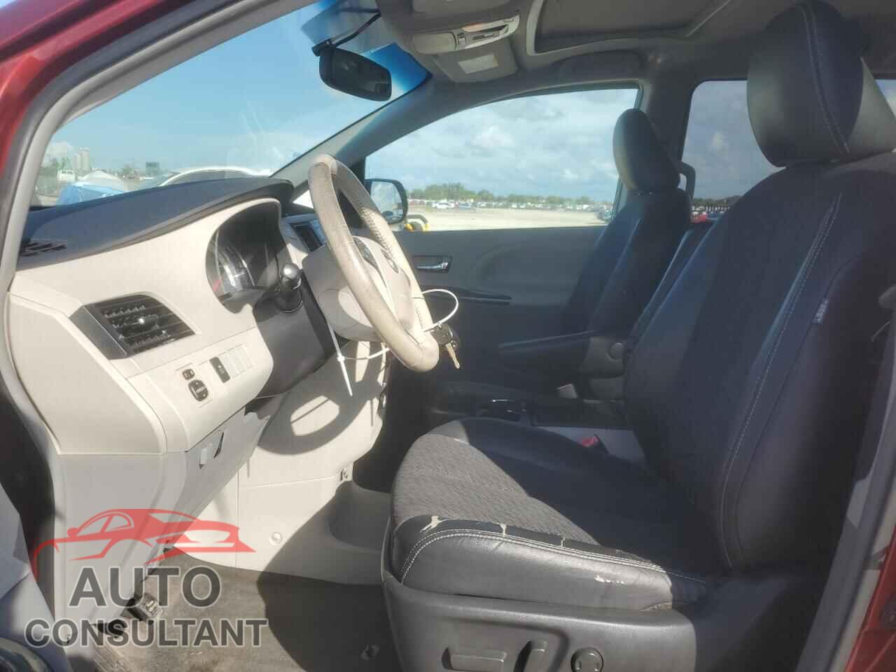 TOYOTA SIENNA 2014 - 5TDXK3DC5ES442131