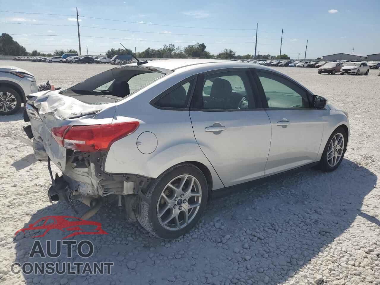 FORD FOCUS 2015 - 1FADP3F23FL276595
