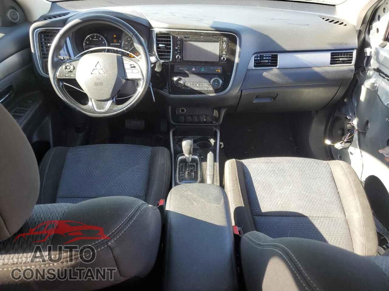 MITSUBISHI OUTLANDER 2017 - JA4AD2A36HZ023636