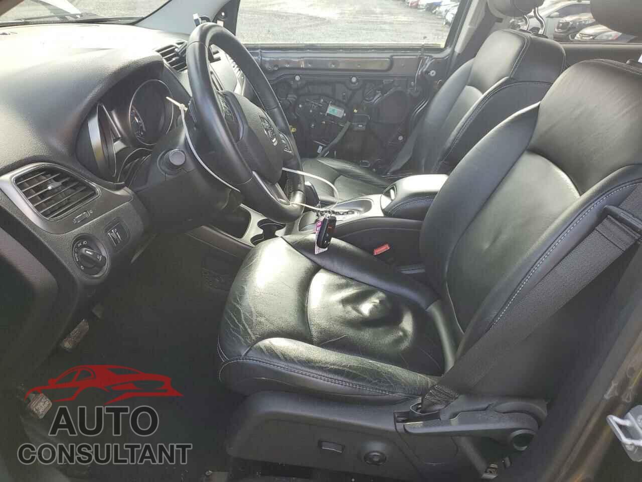 DODGE JOURNEY 2015 - 3C4PDDGG4FT749019