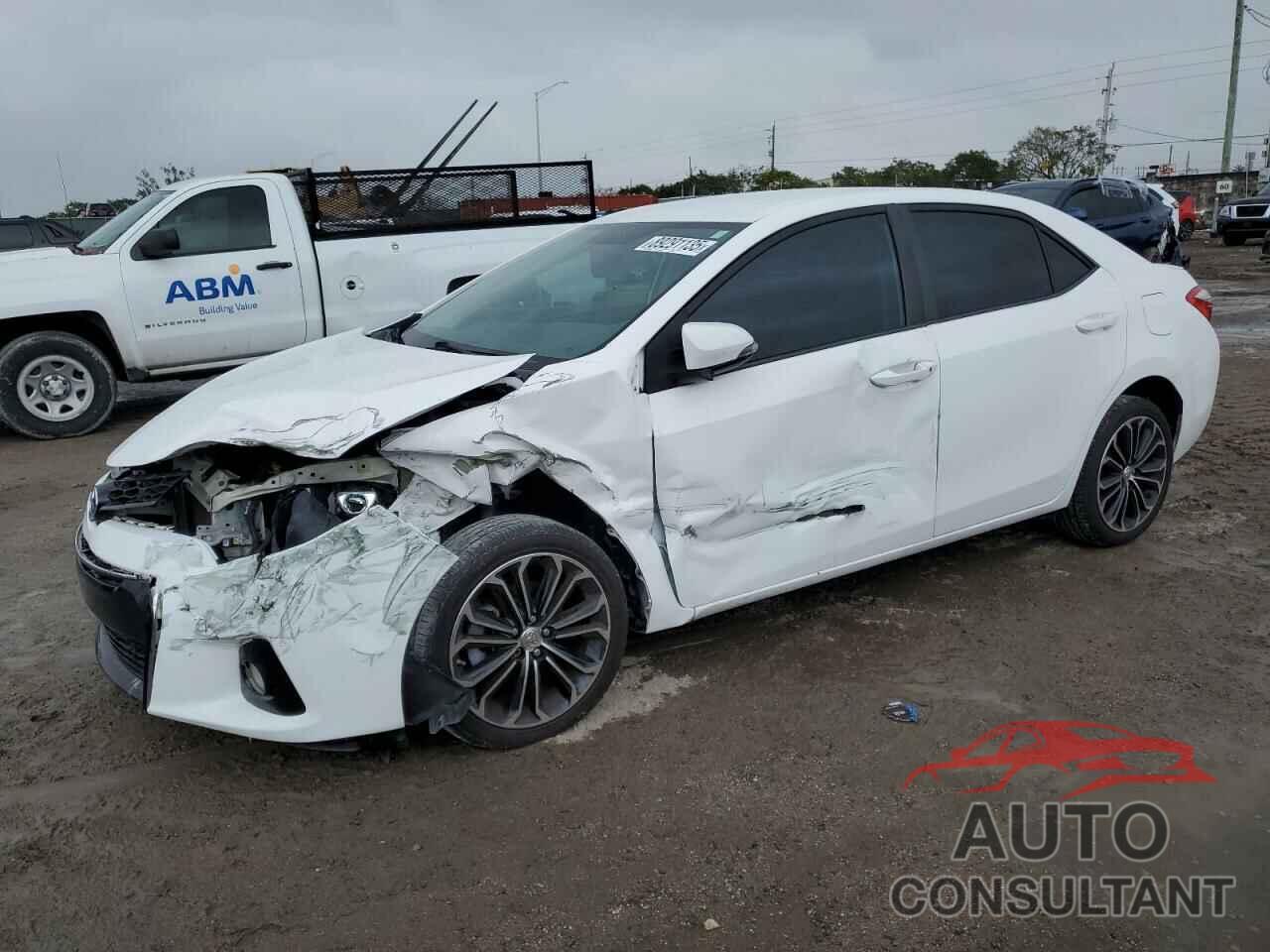 TOYOTA COROLLA 2015 - 5YFBURHE0FP342998