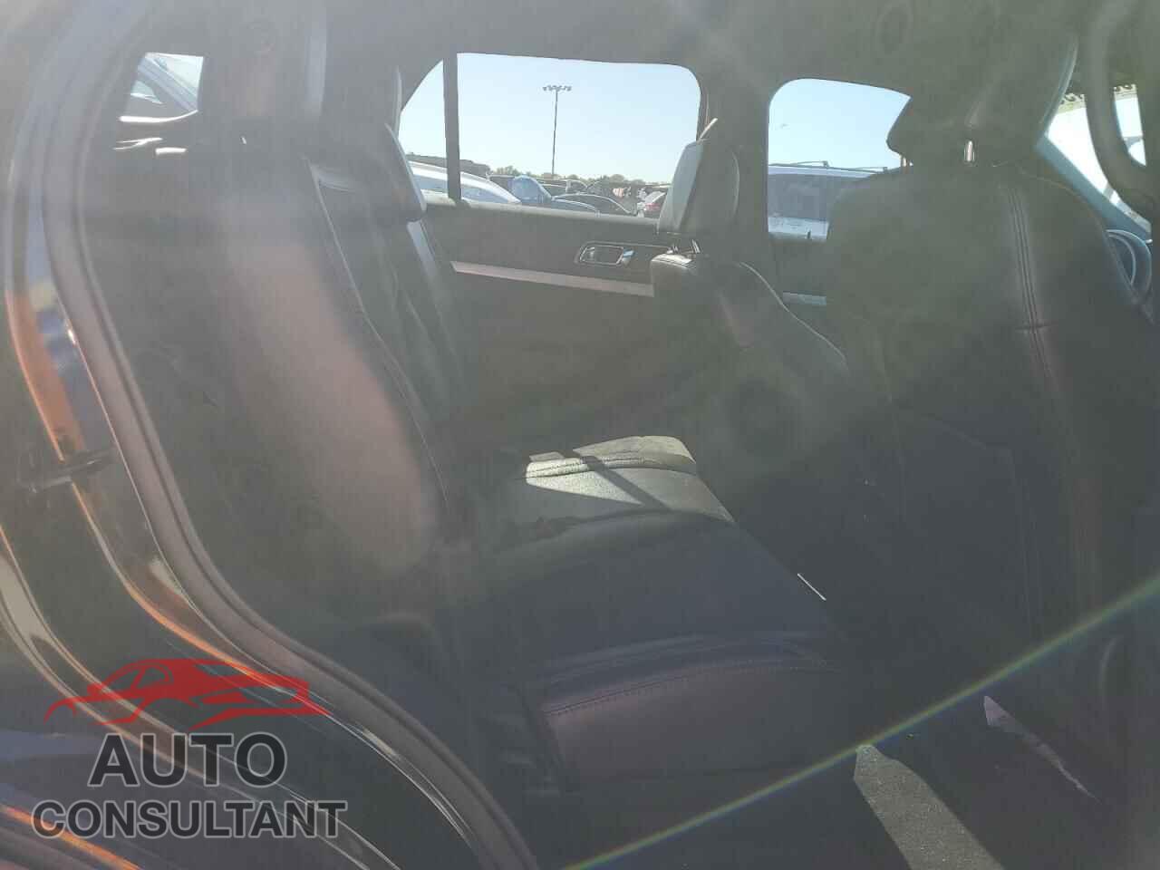 FORD EXPLORER 2018 - 1FM5K7D88JGB52332